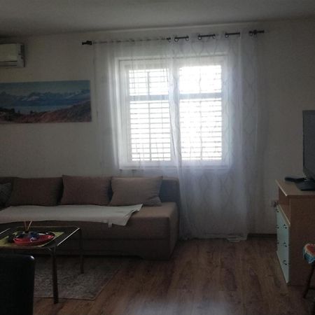 Vacation House Loreta Sveti Rok Εξωτερικό φωτογραφία