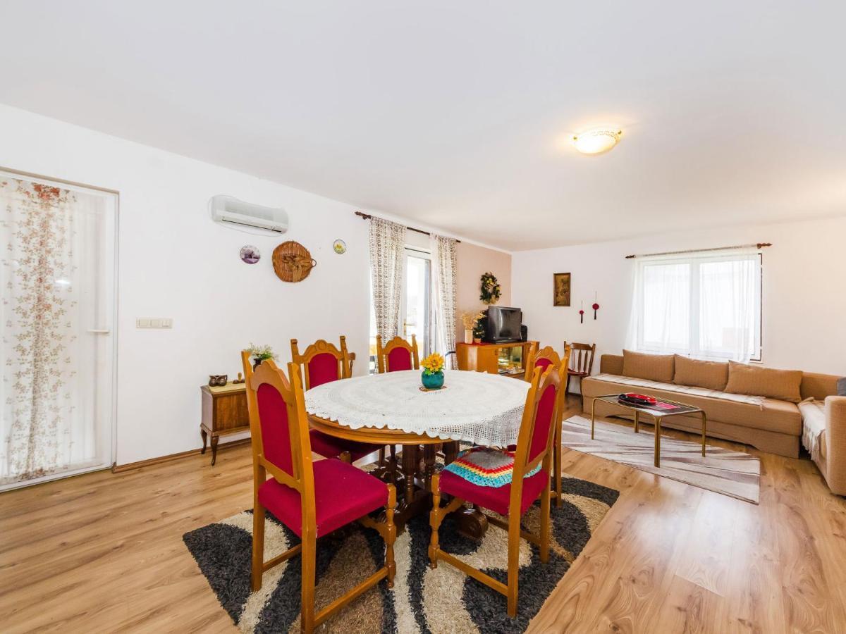Vacation House Loreta Sveti Rok Εξωτερικό φωτογραφία