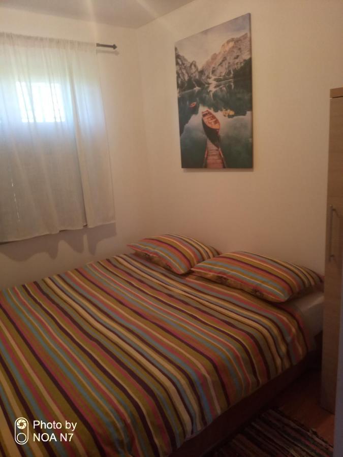 Vacation House Loreta Sveti Rok Εξωτερικό φωτογραφία